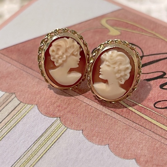 Vintage 14K Cameo Earrings - Picture 3 of 11
